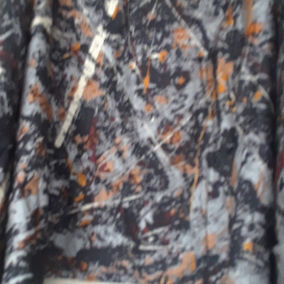 Woman's silk scarf - Picture 2 of 4